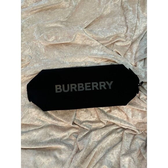 Burberry Handbags - Burberry cosmetics pouch